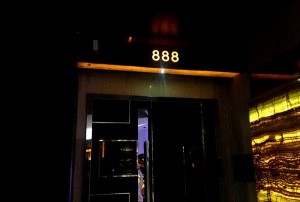 杭州哪里夜总会招聘包厢陪唱,加班双倍工资吗？
