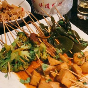 杭州滨江区西兴街道附近酒吧招聘包厢陪唱,(不需要ID卡)