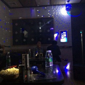 杭州中档酒吧招聘酒水促销员,场子生意好吗_