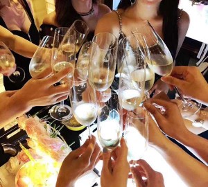 杭州富阳区鹿山街道附近夜总会招聘商务接待,(不需要工作服)