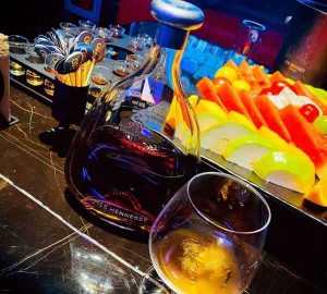 杭州小费多的夜总会招聘商务礼仪,跟领队还是直招