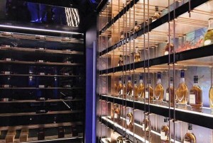 杭州富阳区万市镇附近酒吧招聘商务接待,工作好做吗？